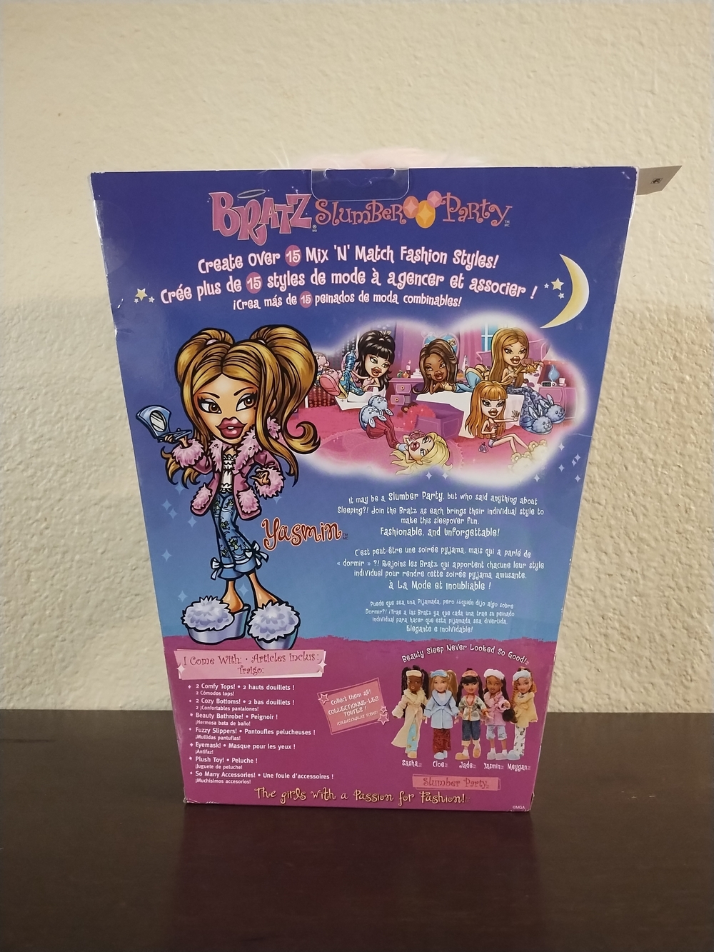 Bratz Slumber Party Doll Jasmin with Pink Robe and Accessories - Picture 2 of 8